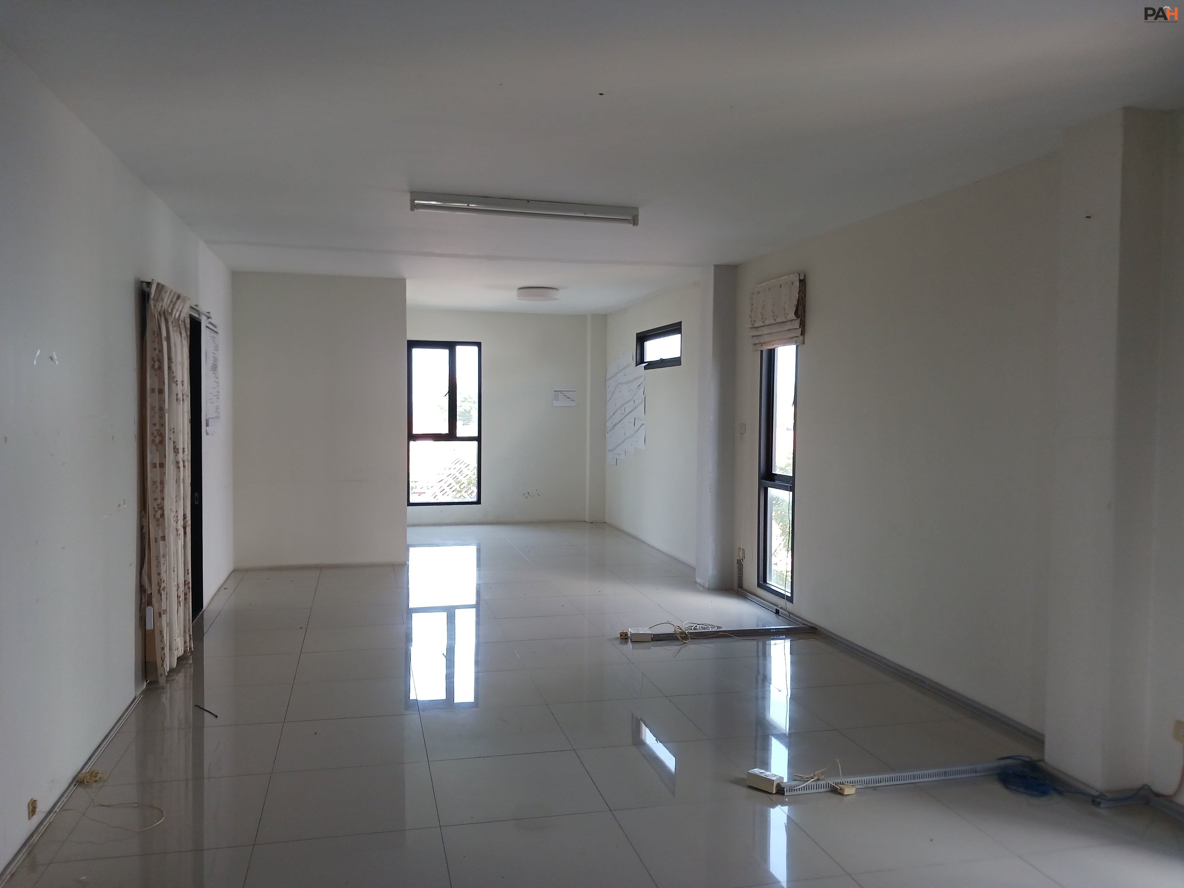 Bay Center 商业大楼，是拉差-春武里 - Image 9