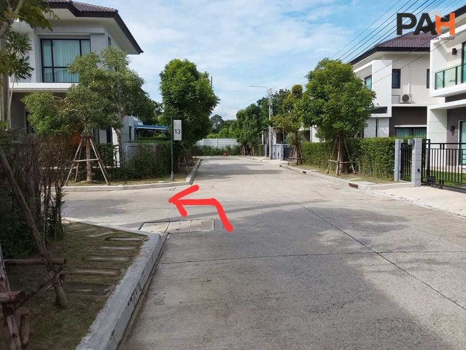 Detached house in Mueang Nonthaburi - Image 3