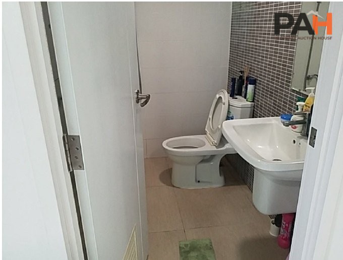 Townhouse in Mueang Samut Prakan - Image 5