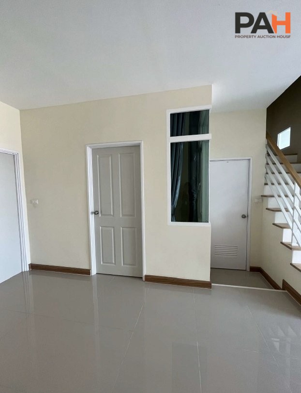 ทาวน์เฮ้าส์ โกลเด้นทาวน์ อ่างศิลา-สุขุมวิท - Image 4