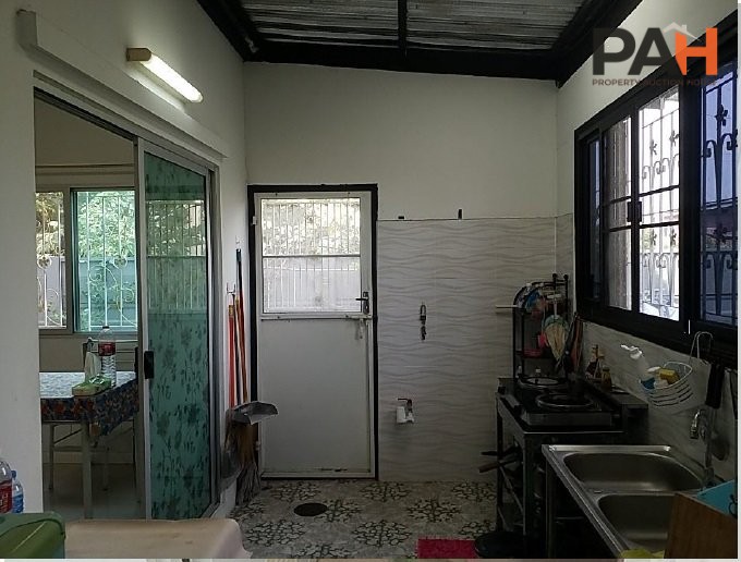 Townhouse in Mueang Samut Prakan - Image 4