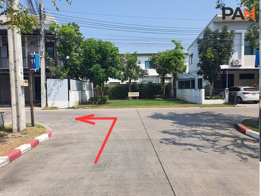 The Trust Townhome Ratchaphruek - Rattanathibet 2, Pak Kret, Nonthaburi - Image 5