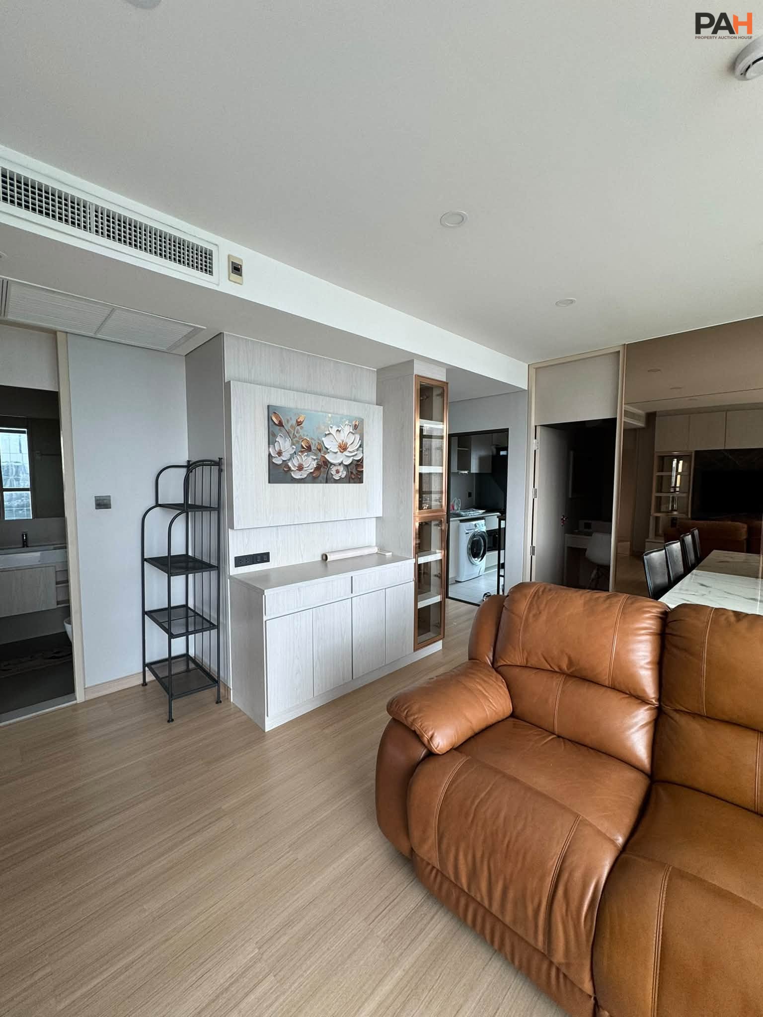 ✨ 36,000 / month. For rent / sale: "Lumpini Suite Petchburi-Makkasan" Condo ✨ - Image 4