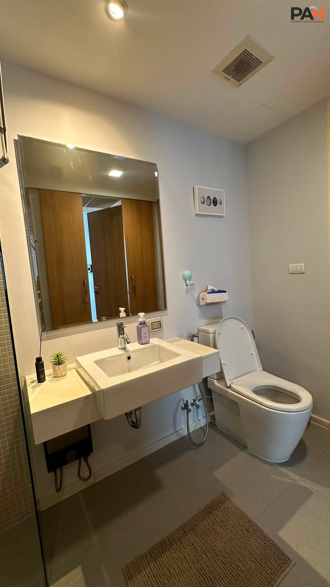 ✨ For Rent / Sale: Condo in the heart of Ploenchit, “The Nest Ploenchit” ✨ Prime CBD location, just a few minutes' walk to BTS Ploenchit. Ready to move in. - Image 7