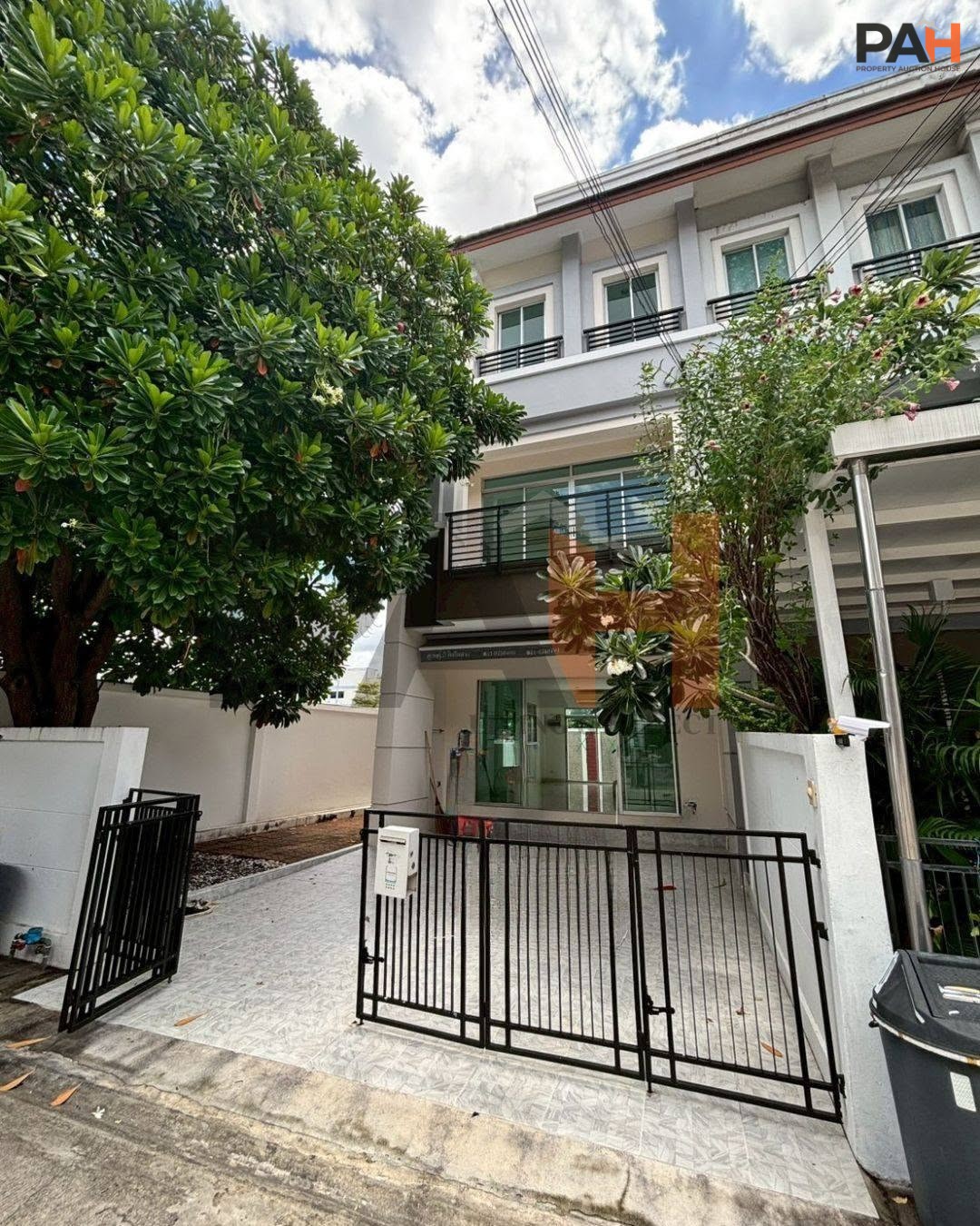 ให้เช่า ทาวน์โฮม 3 ชั้น “บ้านกลางเมือง เออร์บาเนี่ยน พระราม 9 - วงแหวน