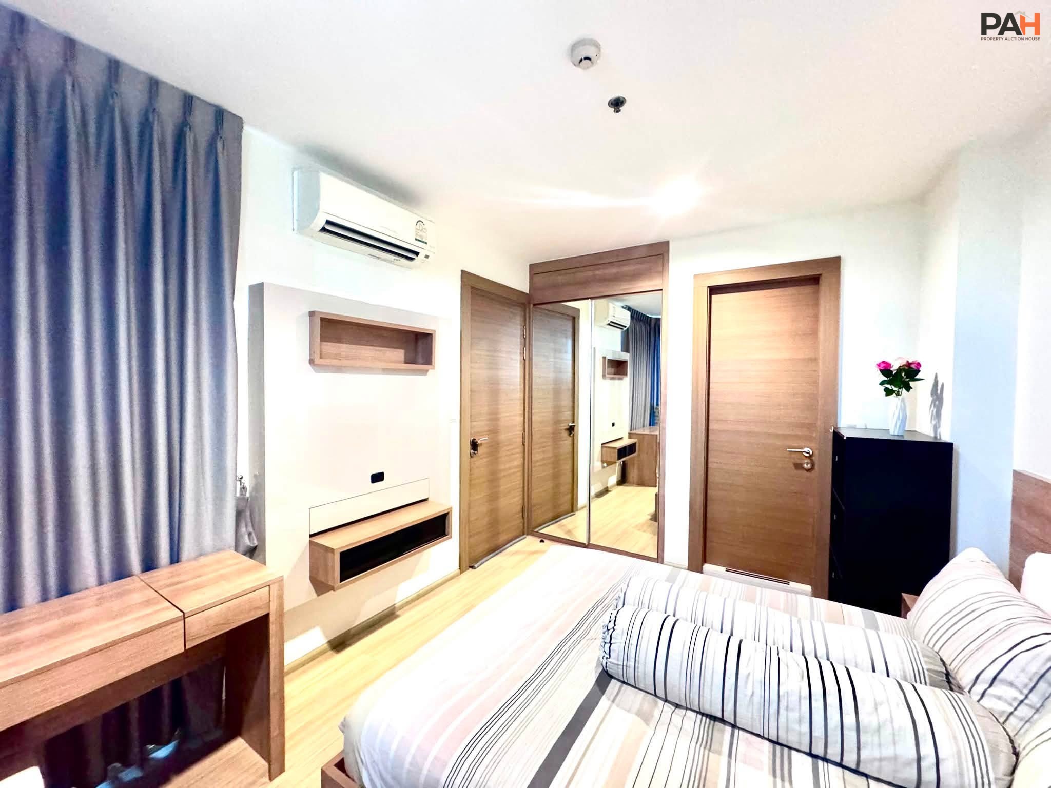 Rhythm Huai Khwang Condo [11th Floor, Corner Unit 218/99] - Image 3