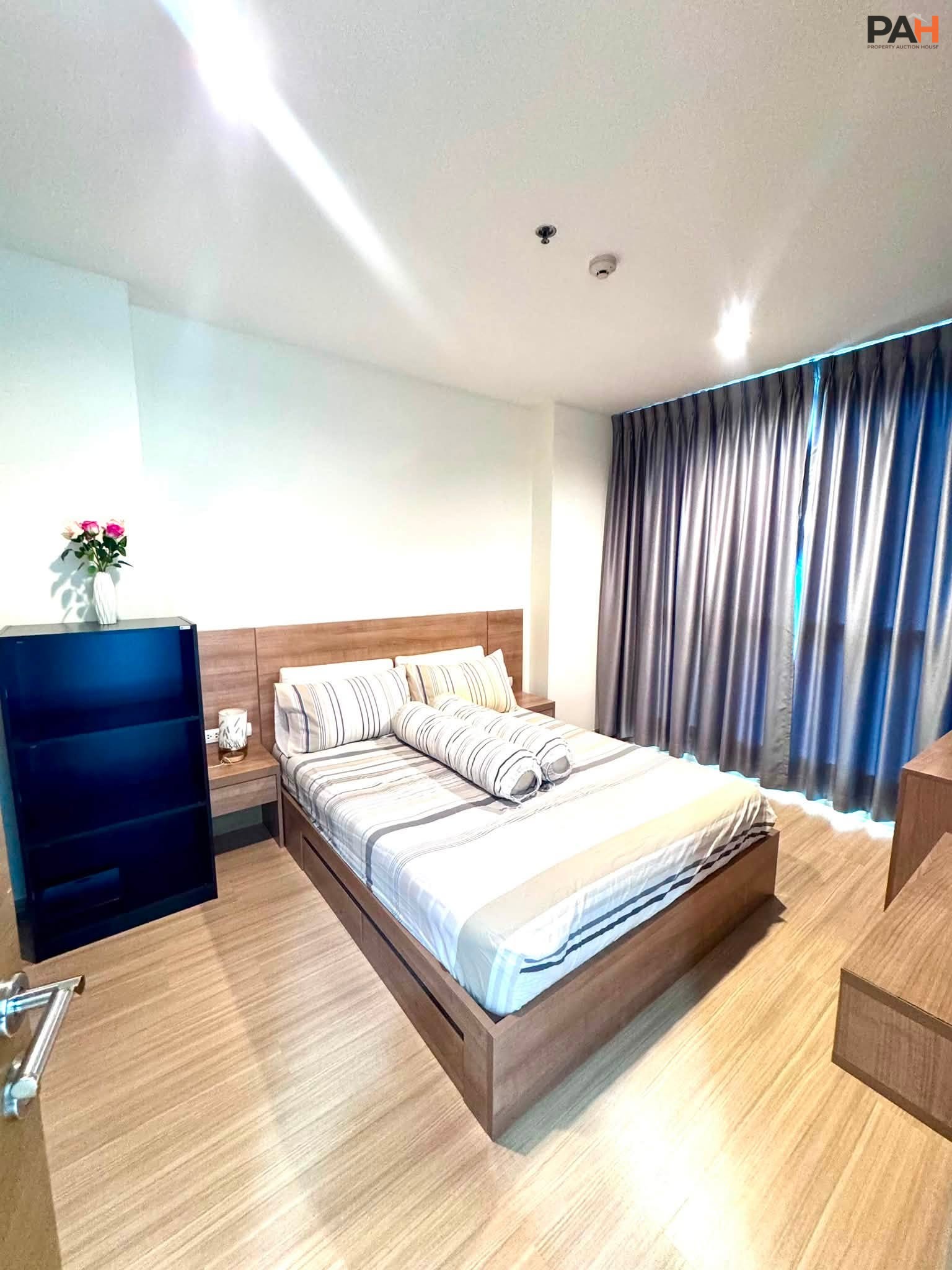 Rhythm Huai Khwang Condo [11th Floor, Corner Unit 218/99] - Image 2