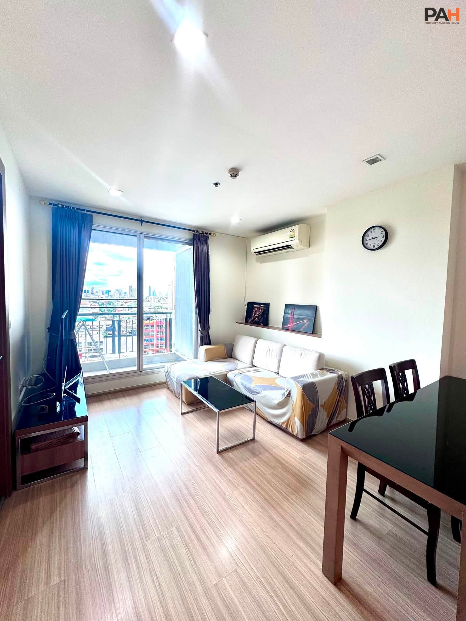 Rhythm Huai Khwang Condo [11th Floor, Corner Unit 218/99] - Image 10