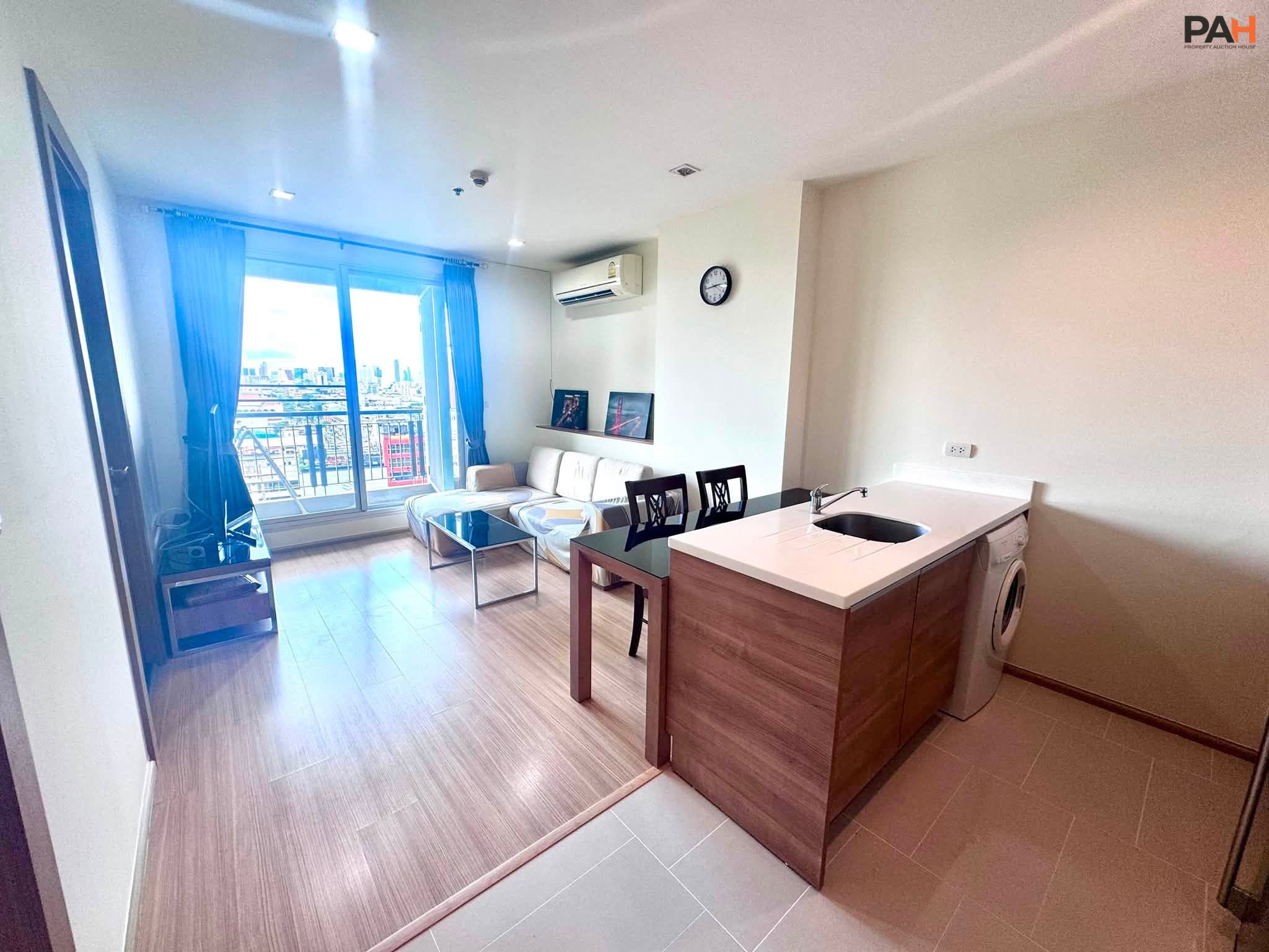 Rhythm Huai Khwang Condo [11th Floor, Corner Unit 218/99] - Image 6
