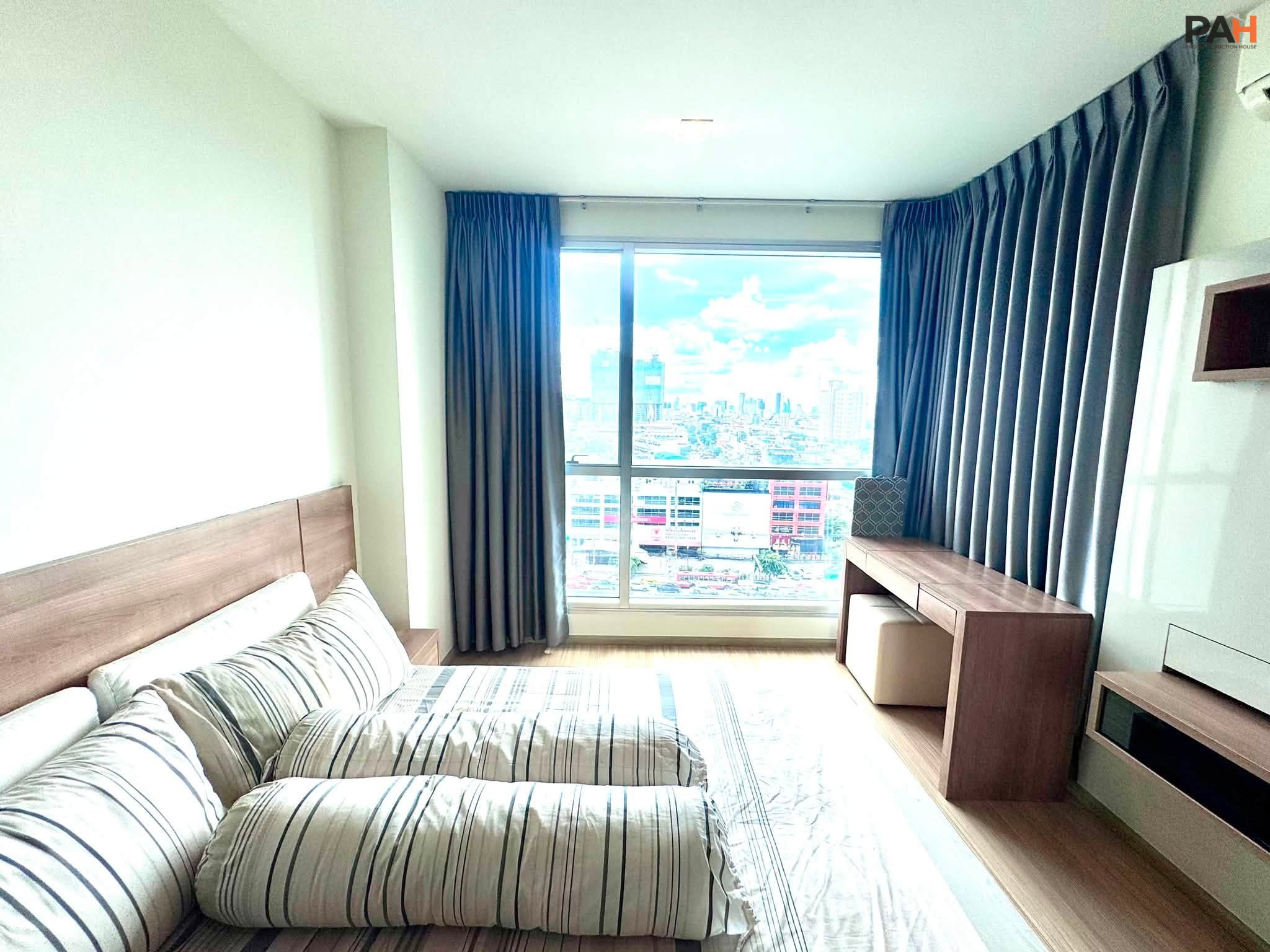 Rhythm Huai Khwang Condo [11th Floor, Corner Unit 218/99] - Image 9