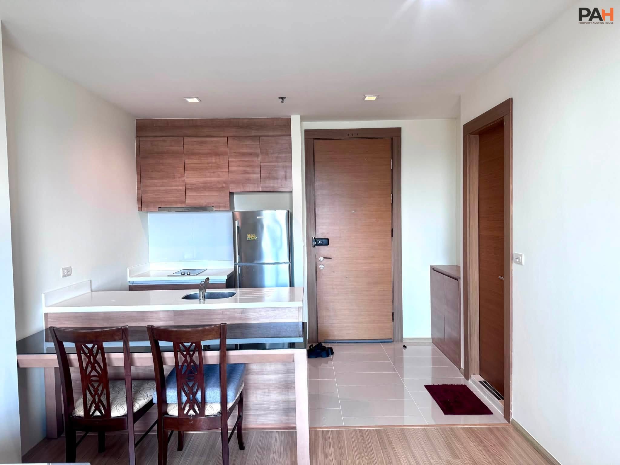 Rhythm Huai Khwang Condo [11th Floor, Corner Unit 218/99] - Image 7