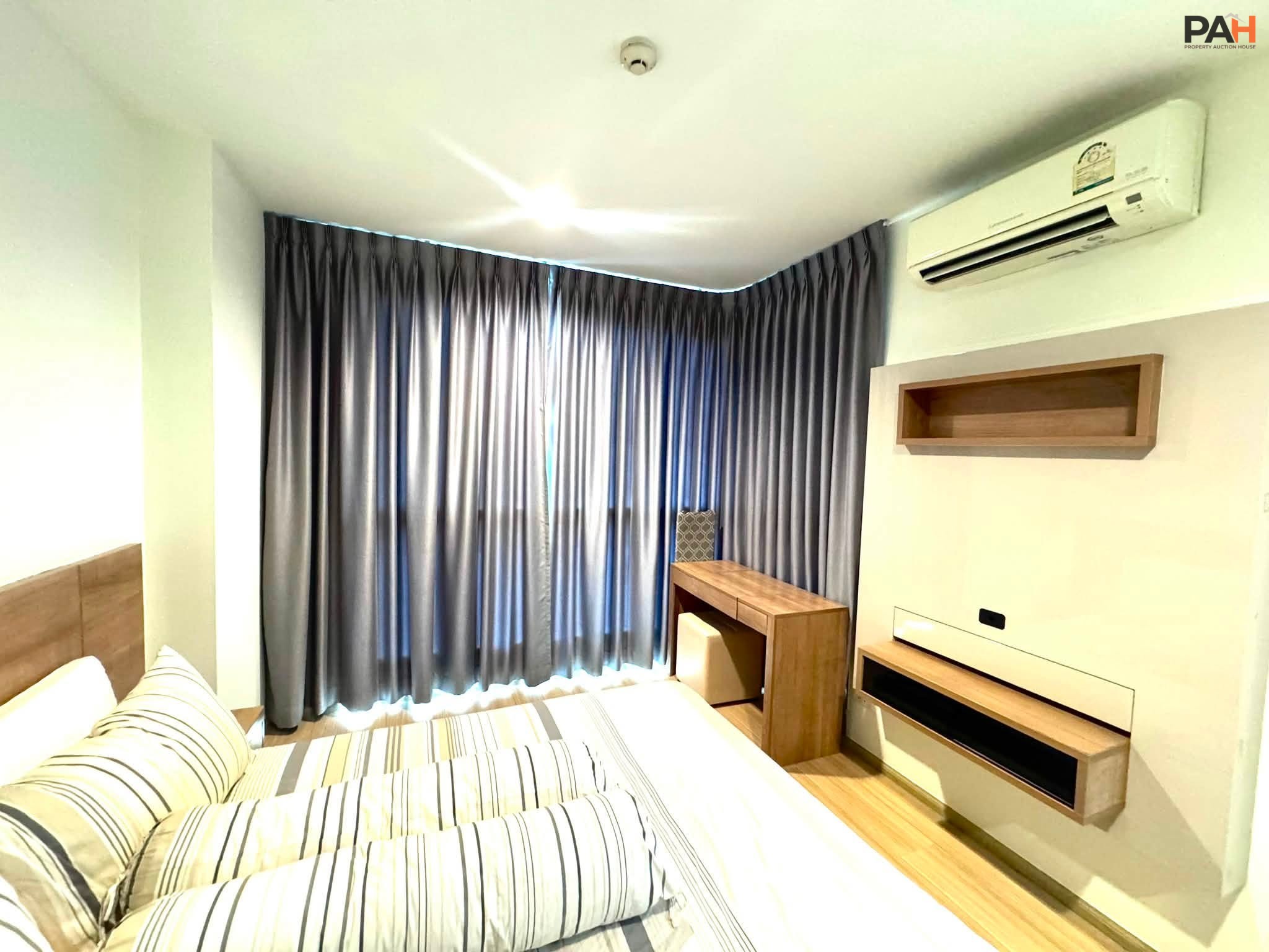 Rhythm Huai Khwang Condo [11th Floor, Corner Unit 218/99] - Image 4