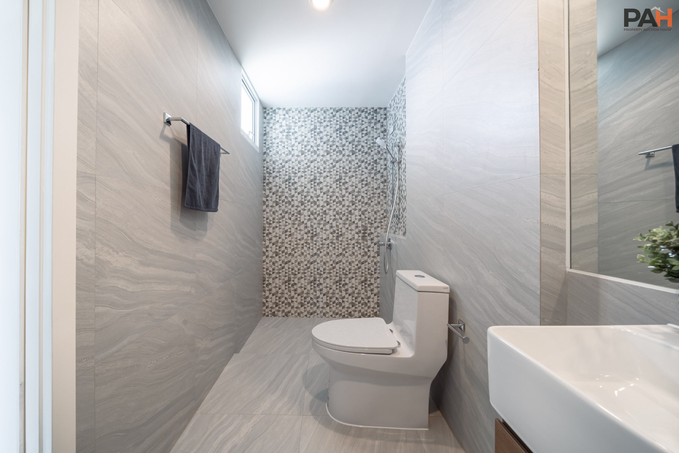 Nirvana ABSOLUTE Krungthep Kreetha - Image 3