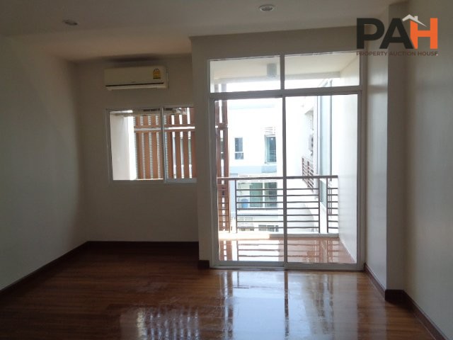 The Forest Chaengwattana Suite [7th Floor] - Image 2