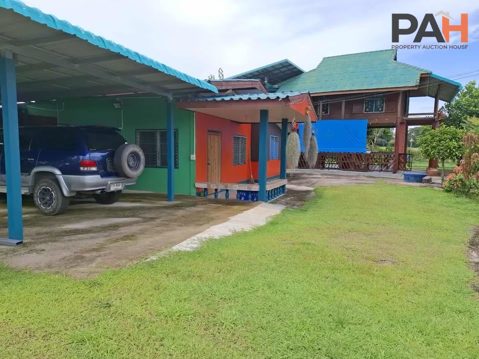 บ้านไม้สักทอง 2 ชั้น พร้อมเรือนรับรอง ติดถนน วิวทุ่งนา - Image 3